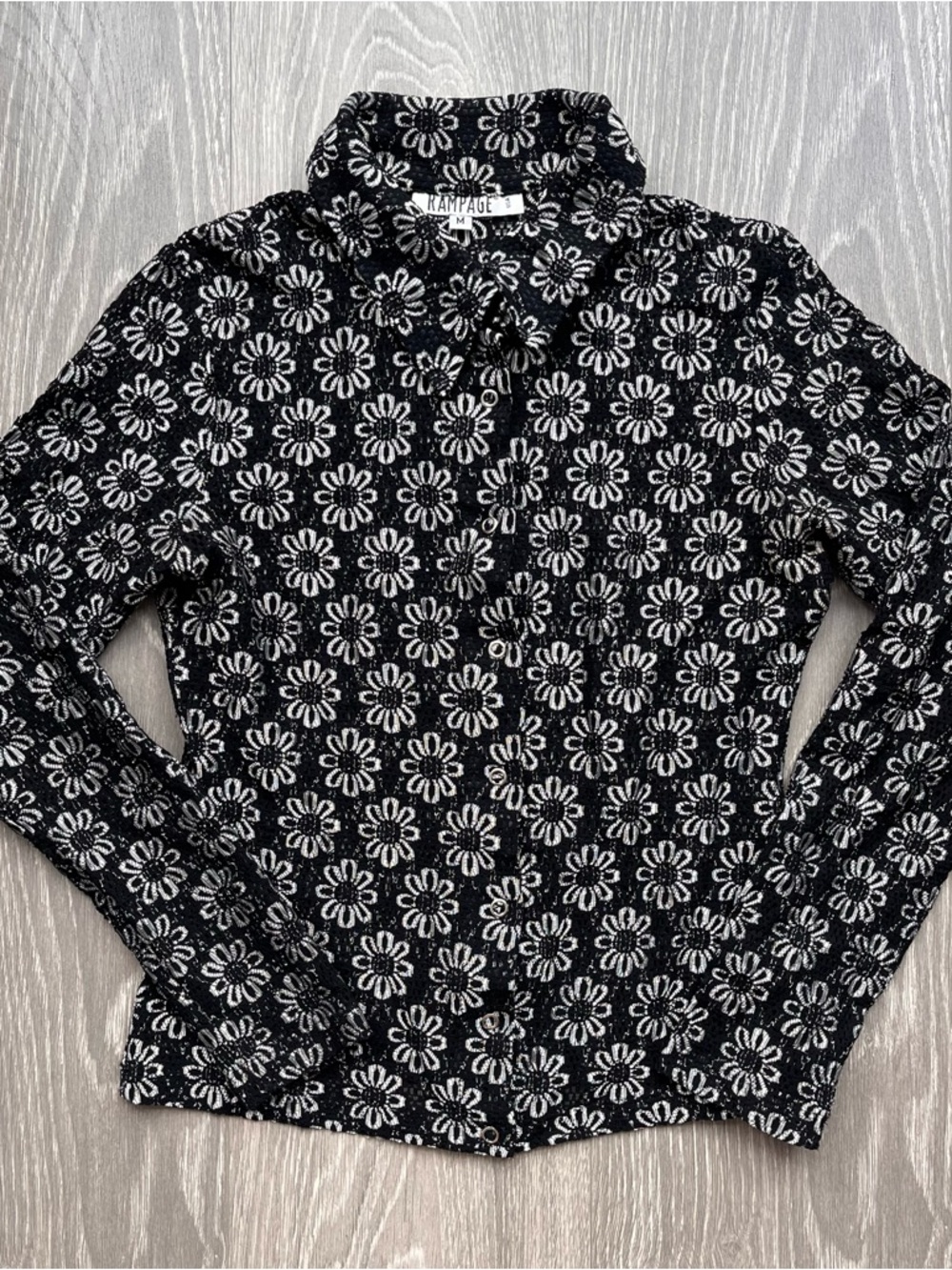 Rampage Black & White Daisy Button-Up